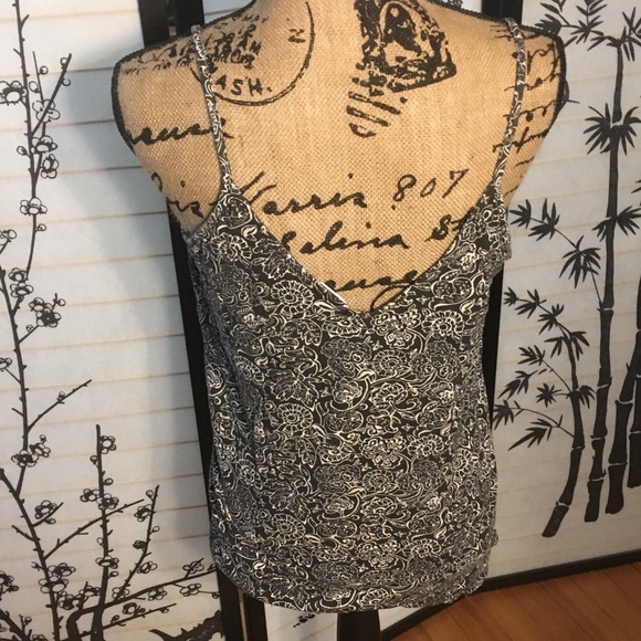 Old Navy spaghetti strap floral pattern tank - Picture 3 of 5